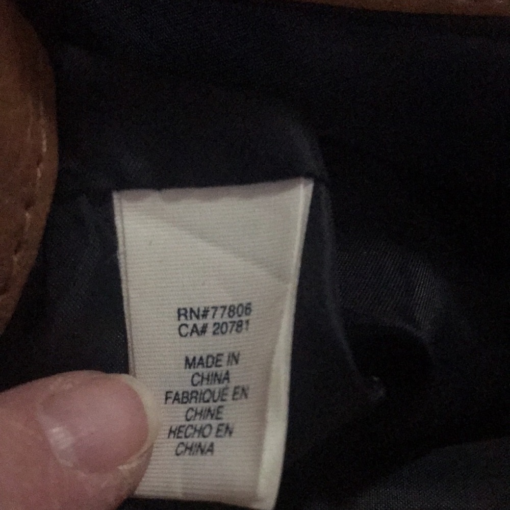 Tommy Hilfiger American Classic Purse - inside zipper and 4 outside comp… - Picture 15 of 16